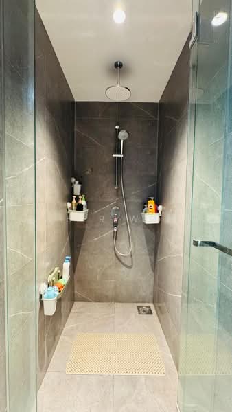 Riverfront Residences, 41 Hougang Avenue 7, Hougang / Punggol / Sengkang, 2 Bedrooms, 721 sqft, Condominium For Sale, by Amber Wong, 500241308 - Bathroom - PropertyGuru.com.sg
