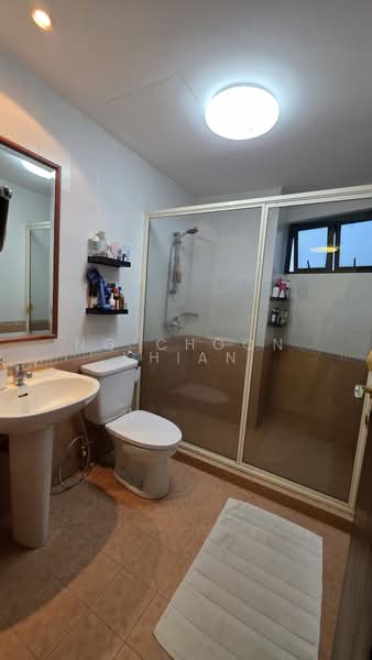 Jervois Jade, 21 Jervois Close, 2 Bedrooms, 1,141 sqft, Apartment For Sale, by NG CHOON KHIAN, 500241315 - Bathroom - PropertyGuru.com.sg