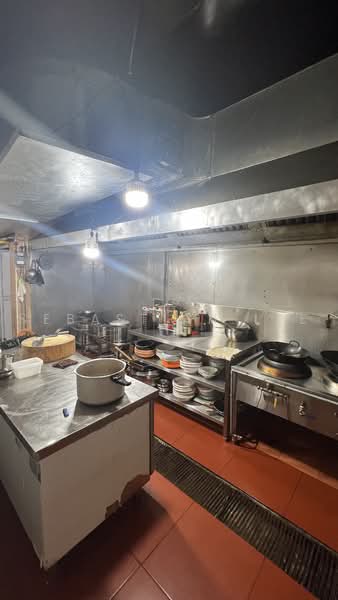 Outram Road F&B 欧南路黄金餐饮旺铺, Outram Road, Alexandra / Commonwealth, 1,400 sqft, Food & Beverage For Rent, by Sebastian Lee, 500241318 - Kitchen - CommercialGuru.com.sg