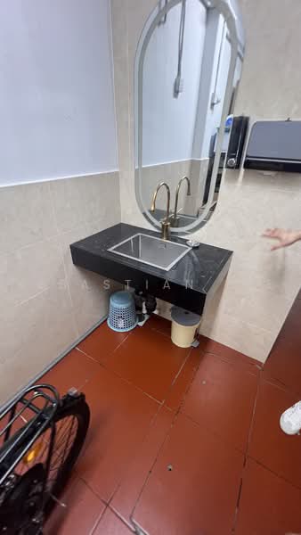 Outram Road F&B 欧南路黄金餐饮旺铺, Outram Road, Alexandra / Commonwealth, 1,400 sqft, Food & Beverage For Rent, by Sebastian Lee, 500241318 - Bathroom - CommercialGuru.com.sg
