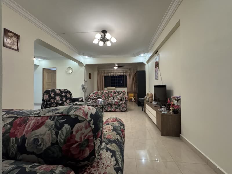 152 Gangsa Road, 152 Gangsa Road, 4 Bedrooms, 1,302 sqft, HDB Flat For Sale, by Ram K, 500241335 - Living Room - PropertyGuru.com.sg