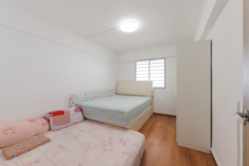 235 Yishun Street 21, 235 Yishun Street 21, 2 Bedrooms, 721 sqft, HDB Flat For Sale, by Ryan Tan, 500241352 - Bedroom - PropertyGuru.com.sg