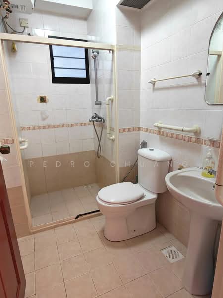 158B Rivervale Crescent, 158B Rivervale Crescent, 3 Bedrooms, 1,012 sqft, HDB Flat For Sale, by Pedro Chuang, 500241353 - Bathroom - PropertyGuru.com.sg