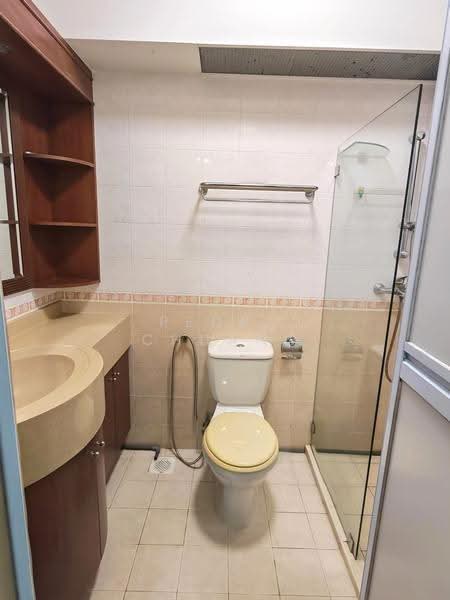158B Rivervale Crescent, 158B Rivervale Crescent, Hougang / Punggol / Sengkang, 3 Bedrooms, 1,012 sqft, HDB Flat For Sale, by Pedro Chuang, 500241353 - Bathroom - PropertyGuru.com.sg