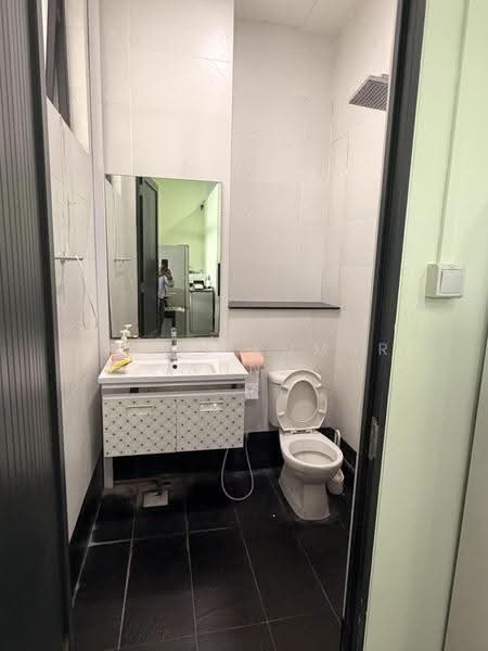 Woodlands Horizon, 31 Woodlands close, Admiralty / Woodlands, 1,700 sqft, Light Industrial (B1) For Sale, by Phani Kumar Anne, 500241356 - Bathroom - CommercialGuru.com.sg