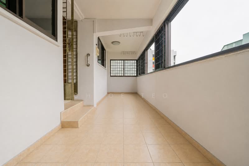 410 Pandan Gardens, 410 Pandan Gardens, 2 Bedrooms, 938 sqft, HDB Flat For Sale, by Chloe Teo, 500241359 - Balcony - PropertyGuru.com.sg