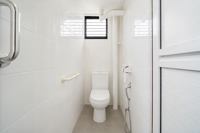 410 Pandan Gardens, 410 Pandan Gardens, 2 Bedrooms, 938 sqft, HDB Flat For Sale, by Chloe Teo, 500241359 - Bathroom - PropertyGuru.com.sg
