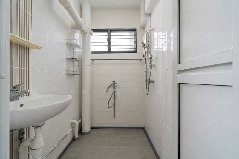 410 Pandan Gardens, 410 Pandan Gardens, 2 Bedrooms, 938 sqft, HDB Flat For Sale, by Chloe Teo, 500241359 - Bathroom - PropertyGuru.com.sg