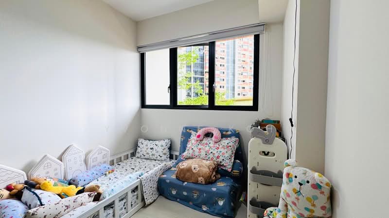 Riverfront Residences, 41 Hougang Avenue 7, 2 Bedrooms, 721 sqft, Condominium For Sale, by Yvonne Koh, 500241363 - Bedroom - PropertyGuru.com.sg