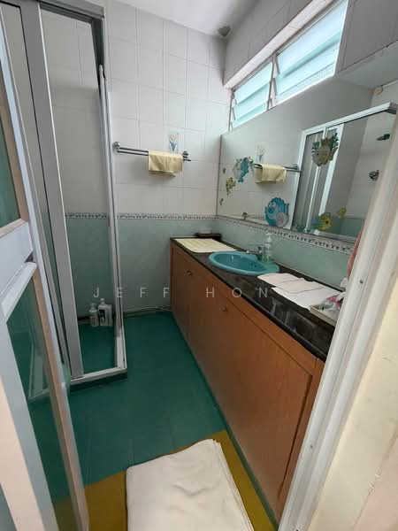 104 Bedok Reservoir Road, 104 Bedok Reservoir Road, 3 Bedrooms, 1,302 sqft, HDB Flat For Sale, by Jeff Hong, 500241367 - Master Bathroom - PropertyGuru.com.sg