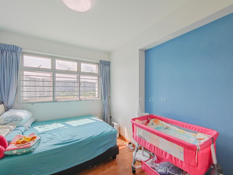 502C Yishun Street 51, 502C Yishun Street 51, 3 Bedrooms, 1,206 sqft, HDB Flat For Sale, by Sher Li Toh, 500241368 - Bedroom - PropertyGuru.com.sg