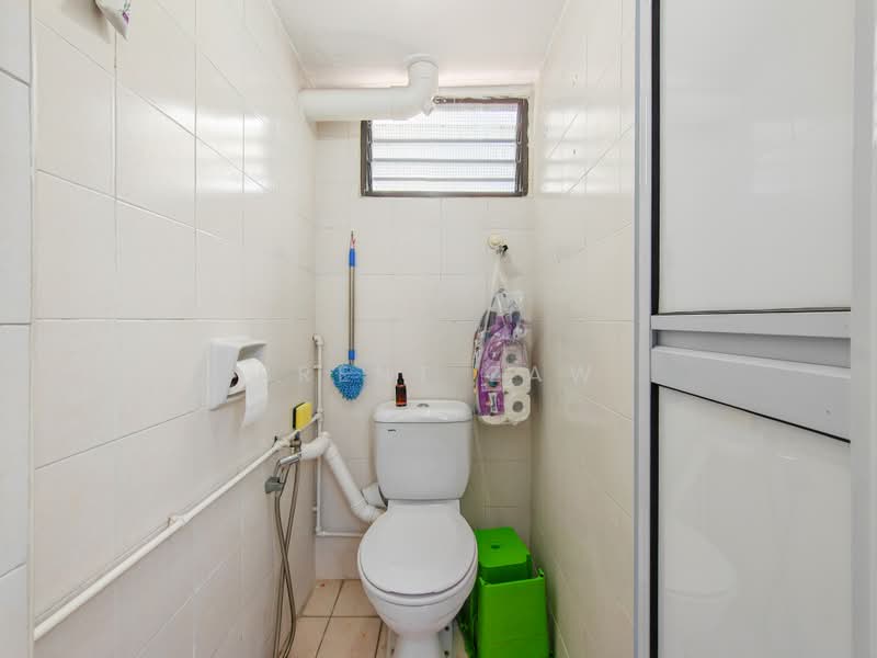171 Stirling Road, 171 Stirling Road, 2 Bedrooms, 646 sqft, HDB Flat For Sale, by Brent Zaw, 500241380 - Bathroom - PropertyGuru.com.sg