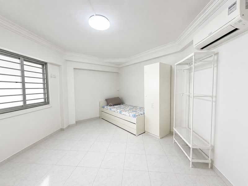 342 Tampines Street 33, 342 Tampines Street 33, Room Rental, 150 sqft, HDB Flat For Rent, by Chloe Teo, 500241391 - Common room for rent - PropertyGuru.com.sg