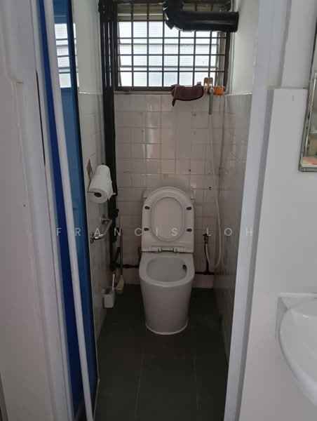1 Lorong 7 Toa Payoh, 1 Lorong 7 Toa Payoh, Balestier / Toa Payoh, Room Rental, 100 sqft, HDB Flat For Rent, by Francis Loh, 500241410 - Bathroom - PropertyGuru.com.sg