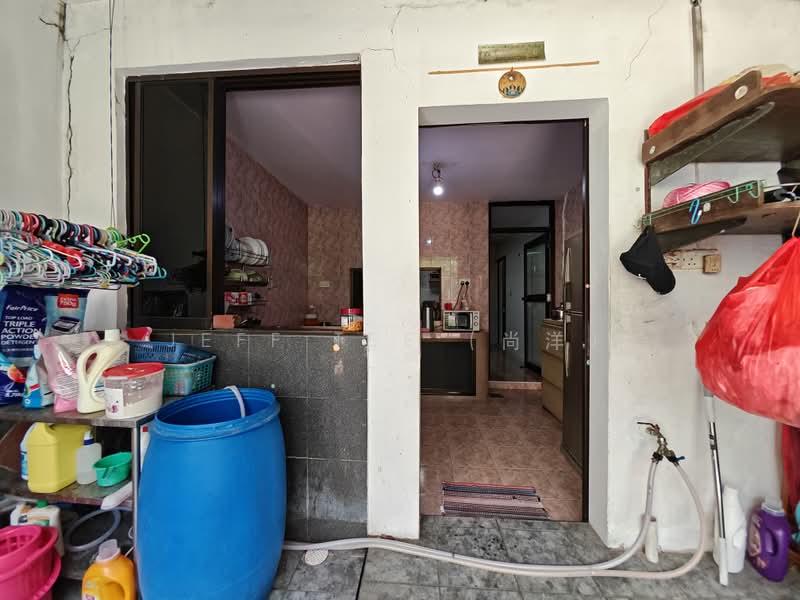 Rebuild Your Dream Semi D Home, Rare Squarish Land Plot, Wide Frontage D16, Jalan Pari Burong / Jalan Chempaka Kuning / Jalan Pergam / Jalan Kemaman / Jalan Usaha / Jalan Haji Alias / Jalan Senang / Swan Lake Avenue / Fidelio Street / Aida Street / Jalan Bangsawan, 6 Bedrooms, 4,000 sqft, Semi-Detached House For Sale, by Jeff Tee (尚洋）, 500241429 - Yard - PropertyGuru.com.sg