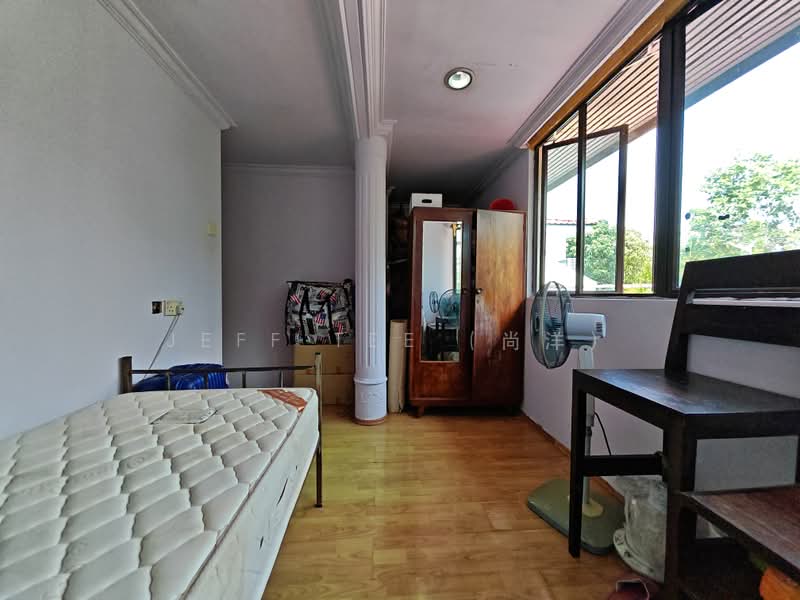 Rebuild Your Dream Semi D Home, Rare Squarish Land Plot, Wide Frontage D16, Jalan Pari Burong / Jalan Chempaka Kuning / Jalan Pergam / Jalan Kemaman / Jalan Usaha / Jalan Haji Alias / Jalan Senang / Swan Lake Avenue / Fidelio Street / Aida Street / Jalan Bangsawan, 6 Bedrooms, 4,000 sqft, Semi-Detached House For Sale, by Jeff Tee (尚洋）, 500241429 - Bedroom - PropertyGuru.com.sg