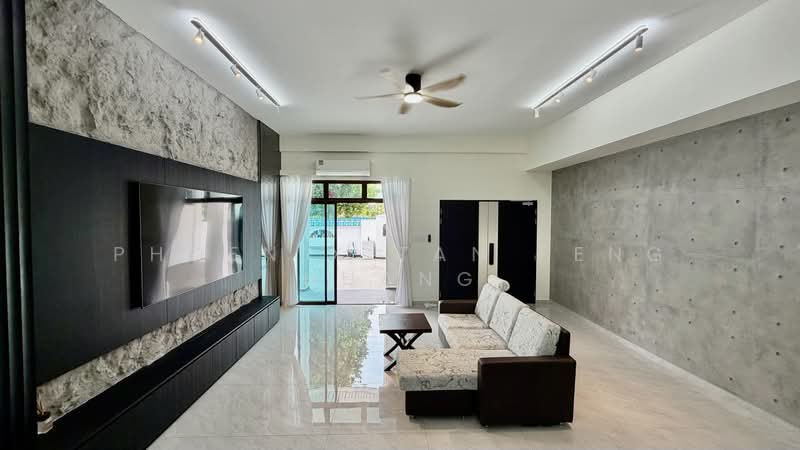 Renovated Corner Terrace For Rent, Move In Ready, 5 Bed 5 Bath, Walk To Siglap Mrt, East Coast Avenue ,East Coast Terrace , East Coast Drive ., 5 Bedrooms, 4,000 sqft, Corner Terrace For Rent, by Phoenix Tan Feng Huang, 500241478 - Living Room - PropertyGuru.com.sg