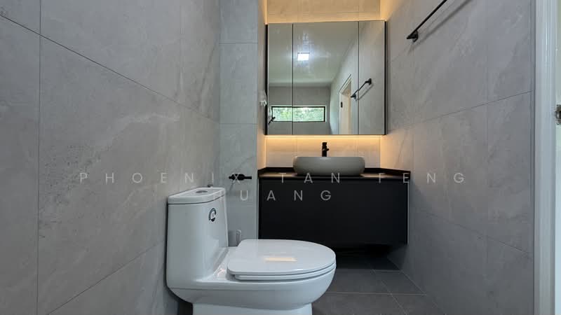 Renovated Corner Terrace For Rent, Move In Ready, 5 Bed 5 Bath, Walk To Siglap Mrt, East Coast Avenue ,East Coast Terrace , East Coast Drive ., 5 Bedrooms, 4,000 sqft, Corner Terrace For Rent, by Phoenix Tan Feng Huang, 500241478 - Bathroom - PropertyGuru.com.sg