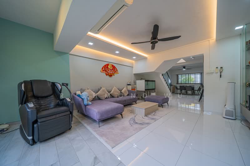 542 Bukit Batok Street 52, 542 Bukit Batok Street 52, 4 Bedrooms, 1,571 sqft, HDB Flat For Sale, by Richmond Wu, 500241481 - Living Room - PropertyGuru.com.sg