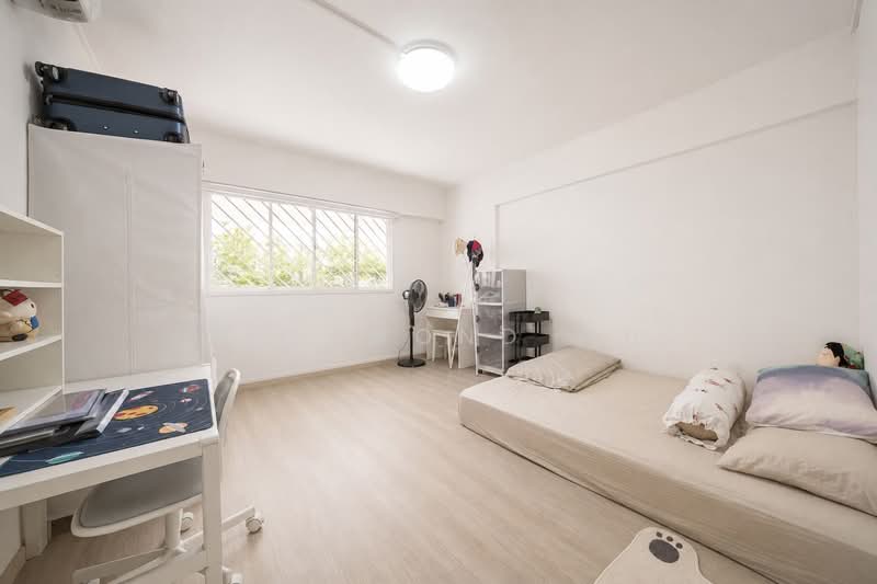 542 Bukit Batok Street 52, 542 Bukit Batok Street 52, 4 Bedrooms, 1,571 sqft, HDB Flat For Sale, by Richmond Wu, 500241481 - Bedroom - PropertyGuru.com.sg