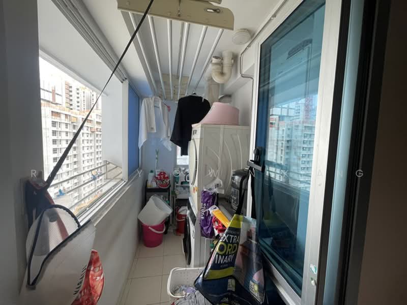 53 Commonwealth Drive, 53 Commonwealth Drive, 3 Bedrooms, 1,227 sqft, HDB Flat For Sale, by Ricky Yeo Wen Kiang, 500241493 - Balcony - PropertyGuru.com.sg