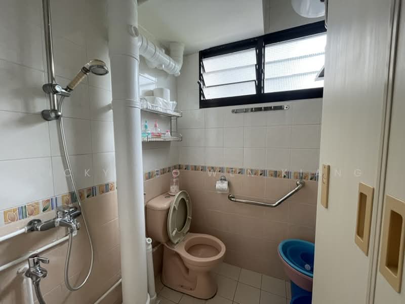 134 Ang Mo Kio Avenue 3, 134 Ang Mo Kio Avenue 3, Room Rental, 110 sqft, HDB Flat For Rent, by Ricky Yeo Wen Kiang, 500241496 - Bathroom - PropertyGuru.com.sg