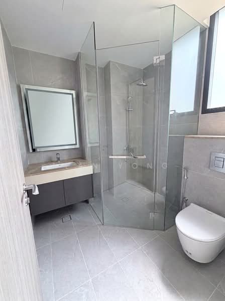 Seletar Hills Estate, Seletar Hills Drive, 5 Bedrooms, 4,674 sqft, Corner Terrace For Sale, by Alan Yong, 500241513 - Junior Bathroom - PropertyGuru.com.sg
