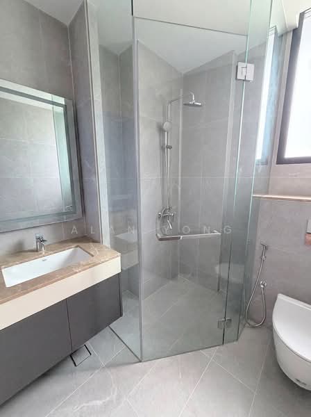 Seletar Hills Estate, Seletar Hills Drive, 5 Bedrooms, 4,674 sqft, Corner Terrace For Sale, by Alan Yong, 500241513 - Bathroom 1 - PropertyGuru.com.sg