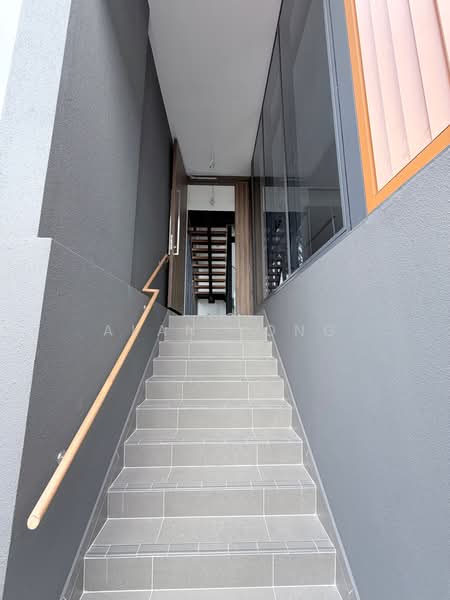 Seletar Hills Estate, Seletar Hills Drive, 5 Bedrooms, 4,674 sqft, Corner Terrace For Sale, by Alan Yong, 500241513 - Entrance - PropertyGuru.com.sg
