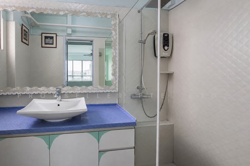 Summerdale, 6 Boon Lay Drive, 3 Bedrooms, 2,271 sqft, Condominium For Sale, by Kit Toh, 500241523 - Bathroom - PropertyGuru.com.sg