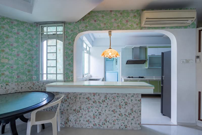 Summerdale, 6 Boon Lay Drive, 3 Bedrooms, 2,271 sqft, Condominium For Sale, by Kit Toh, 500241523 - Kitchen - PropertyGuru.com.sg