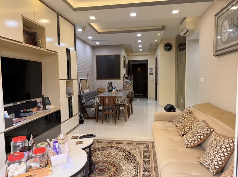 Heron Bay, 51 Upper Serangoon View, 4 Bedrooms, 1,281 sqft, Condominium For Sale, by Mohamed Ameen, 500241524 - Living Room - PropertyGuru.com.sg