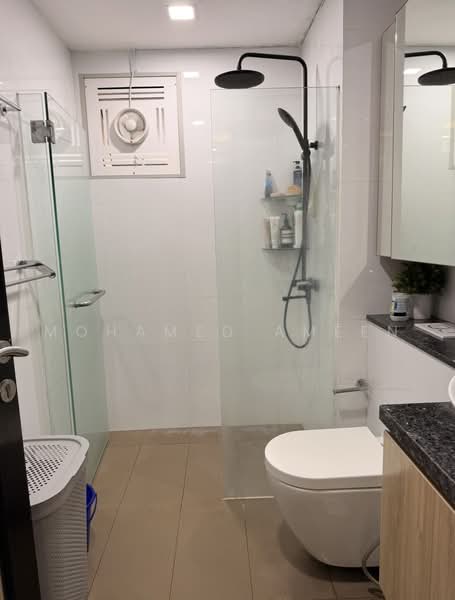 Heron Bay, 51 Upper Serangoon View, 4 Bedrooms, 1,281 sqft, Condominium For Sale, by Mohamed Ameen, 500241524 - Bathroom - PropertyGuru.com.sg