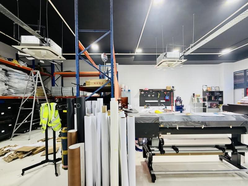 Midview Building, 50 Bukit Batok Street 23, 1,248 sqft, Light Industrial (B1) For Sale, by John Chong, 500241526 - Interior - CommercialGuru.com.sg