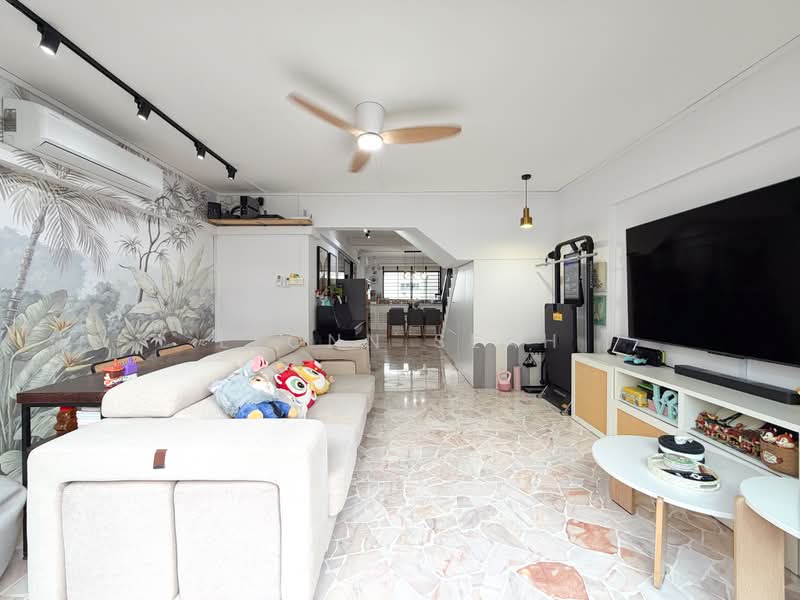 614 Yishun Street 61, 614 Yishun Street 61, 3 Bedrooms, 1,572 sqft, HDB Flat For Sale, by Elonn Seah, 500241528 - Living Room - PropertyGuru.com.sg