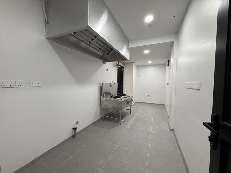 Near Serangoon Stadium and Kovan Rd, , 1,324 sqft, Food & Beverage For Rent, by Evone Yap, 500241530 - Kitchen - CommercialGuru.com.sg