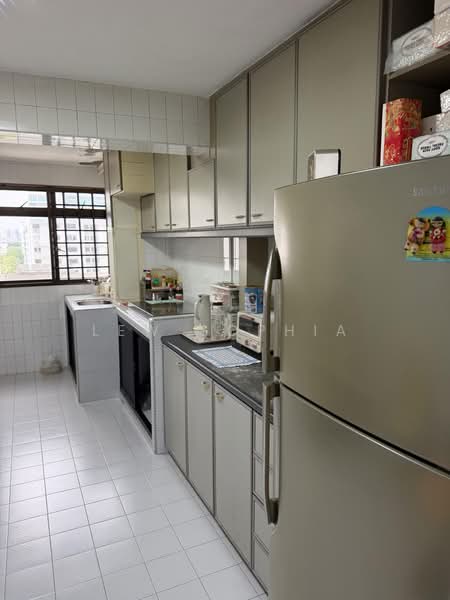 32 Marine Crescent, 32 Marine Crescent, 2 Bedrooms, 700 sqft, HDB Flat For Sale, by Lew Sophia, 500241537 - Kitchen - PropertyGuru.com.sg