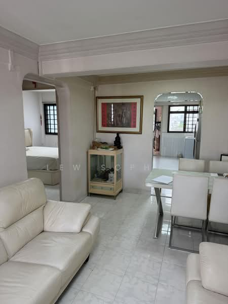 32 Marine Crescent, 32 Marine Crescent, 2 Bedrooms, 700 sqft, HDB Flat For Sale, by Lew Sophia, 500241537 - Living Room - PropertyGuru.com.sg