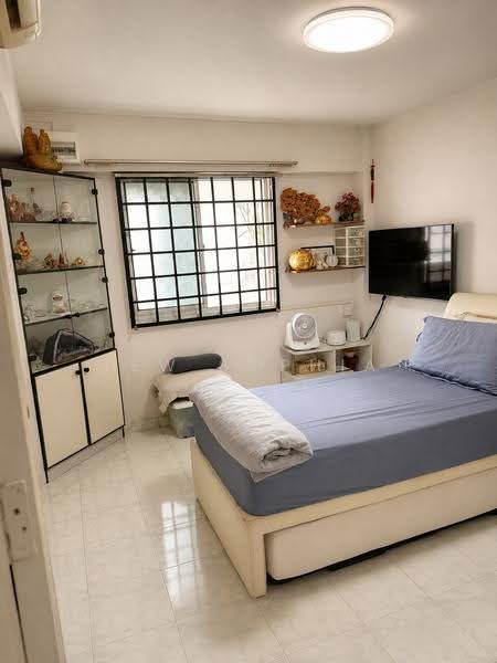32 Marine Crescent, 32 Marine Crescent, 2 Bedrooms, 700 sqft, HDB Flat For Sale, by Lew Sophia, 500241537 - Bedroom - PropertyGuru.com.sg
