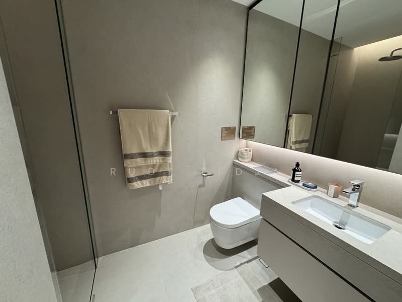 Cliveden at Grange, 100 Grange Road, Tanglin / Holland / Bukit Timah, 3 Bedrooms, 4,392 sqft, Condominium For Sale, by Rudy Tedja, 500241541 - Bathroom - PropertyGuru.com.sg