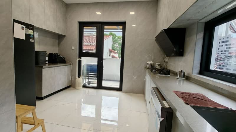 Chartwell Drive, Serangoon Garden Estate, Hougang / Punggol / Sengkang, 7 Bedrooms, 9,678 sqft, Semi-Detached House For Sale, by Harry Yap, 500241543 - Kitchen - PropertyGuru.com.sg