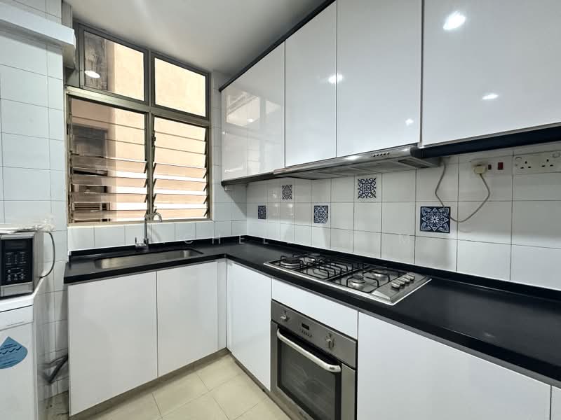 Leonie Condotel, 2 Leonie Hill Road, Orchard / River Valley, 4 Bedrooms, 2,568 sqft, Condominium For Rent, by Michelle Lim, 500241550 - Kitchen - PropertyGuru.com.sg