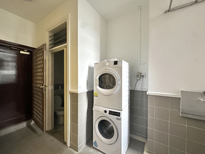 Leonie Condotel, 2 Leonie Hill Road, Orchard / River Valley, 4 Bedrooms, 2,568 sqft, Condominium For Rent, by Michelle Lim, 500241550 - Yard - PropertyGuru.com.sg