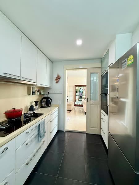 Astor Green, 7 Pine Grove, 3 Bedrooms, 1,377 sqft, Condominium For Sale, by Lynn Er, 500241554 - Kitchen - PropertyGuru.com.sg