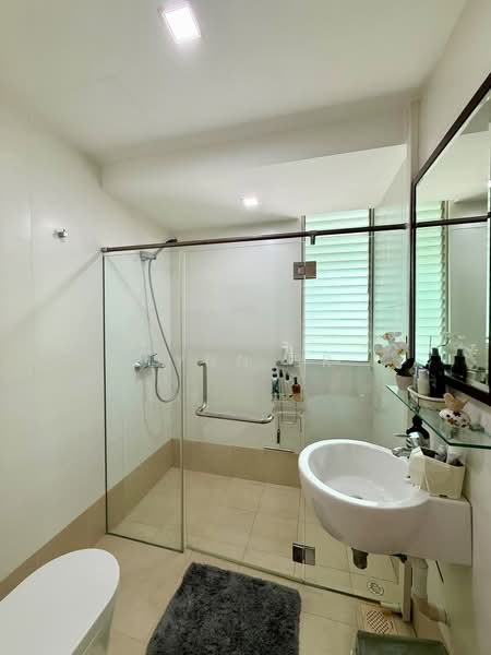 Astor Green, 7 Pine Grove, 3 Bedrooms, 1,377 sqft, Condominium For Sale, by Lynn Er, 500241554 - Bathroom - PropertyGuru.com.sg