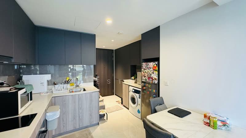 Riverfront Residences, 53 Hougang Avenue 7, 2 Bedrooms, 721 sqft, Condominium For Sale, by Celeste Teo, 500241559 - Kitchen - PropertyGuru.com.sg