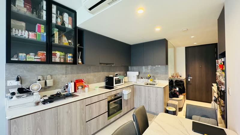 Riverfront Residences, 53 Hougang Avenue 7, 2 Bedrooms, 721 sqft, Condominium For Sale, by Celeste Teo, 500241559 - Kitchen - PropertyGuru.com.sg