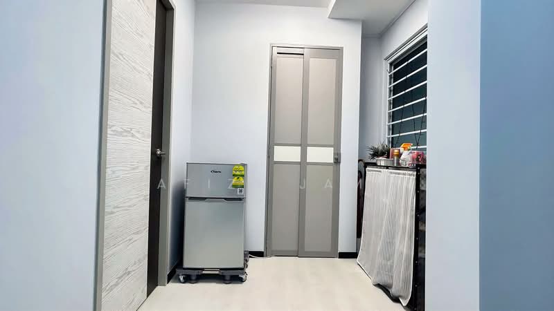 174 Woodlands Street 13, 174 Woodlands Street 13, Room Rental, 200 sqft, HDB Flat For Rent, by Hafizh Jamil, 500241560 - Foyer - PropertyGuru.com.sg