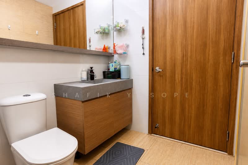 Clover By The Park, 2 Bishan Street 25, 3 Bedrooms, 1,281 sqft, Condominium For Sale, by Shafik Yusope, 500241568 - Bathroom - PropertyGuru.com.sg