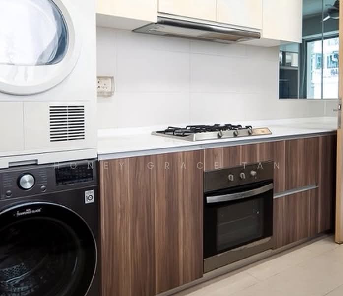 The Luxurie, 31 Compassvale Road, 3 Bedrooms, 1,001 sqft, Condominium For Sale, by Honey Grace Tan, 500241574 - Kitchen - PropertyGuru.com.sg